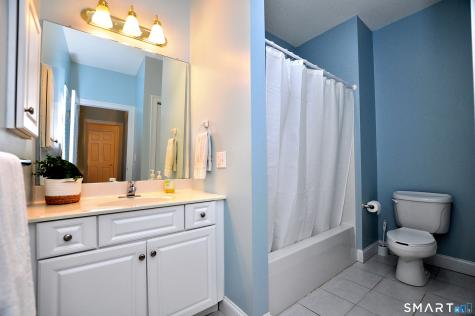 3 Thistledown Way Farmington CT 06032