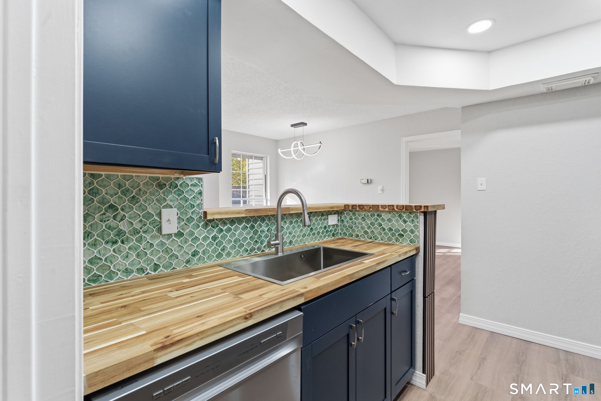 87 Leafwood Lane Groton CT 06340