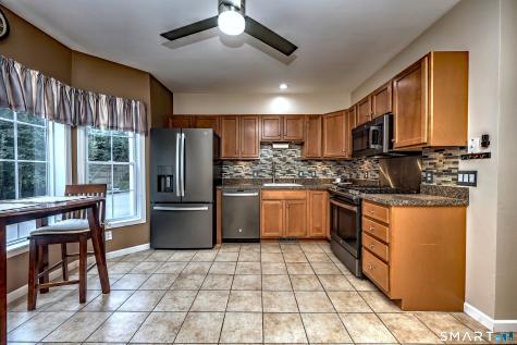 2 Great Oak Ridge Way Seymour CT 06483