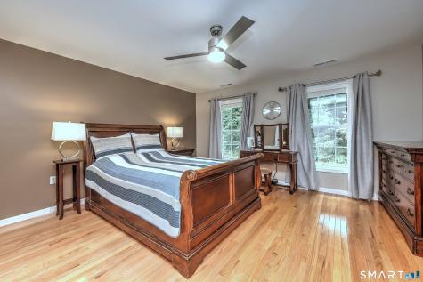 2 Great Oak Ridge Way Seymour CT 06483