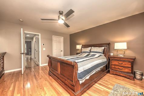 2 Great Oak Ridge Way Seymour CT 06483
