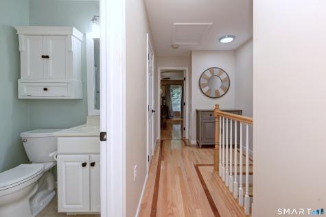 2 Great Oak Ridge Way Seymour CT 06483