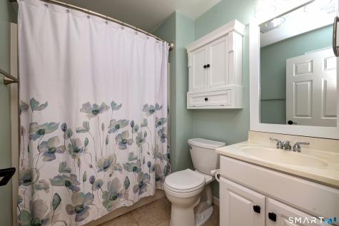 2 Great Oak Ridge Way Seymour CT 06483