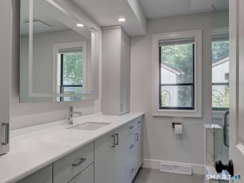 9 Byron Drive Avon CT 06001