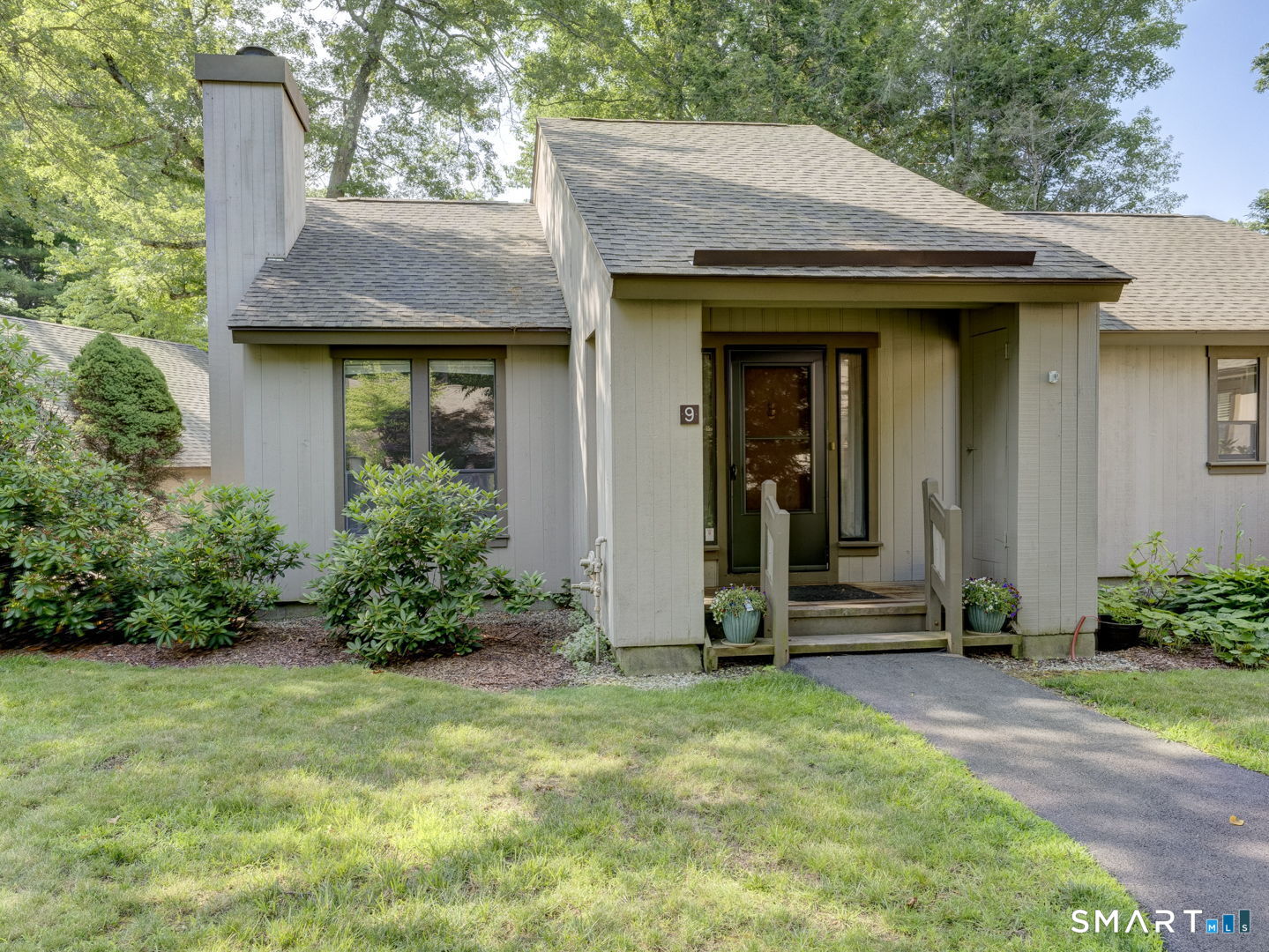 9 Byron Drive Avon CT 06001