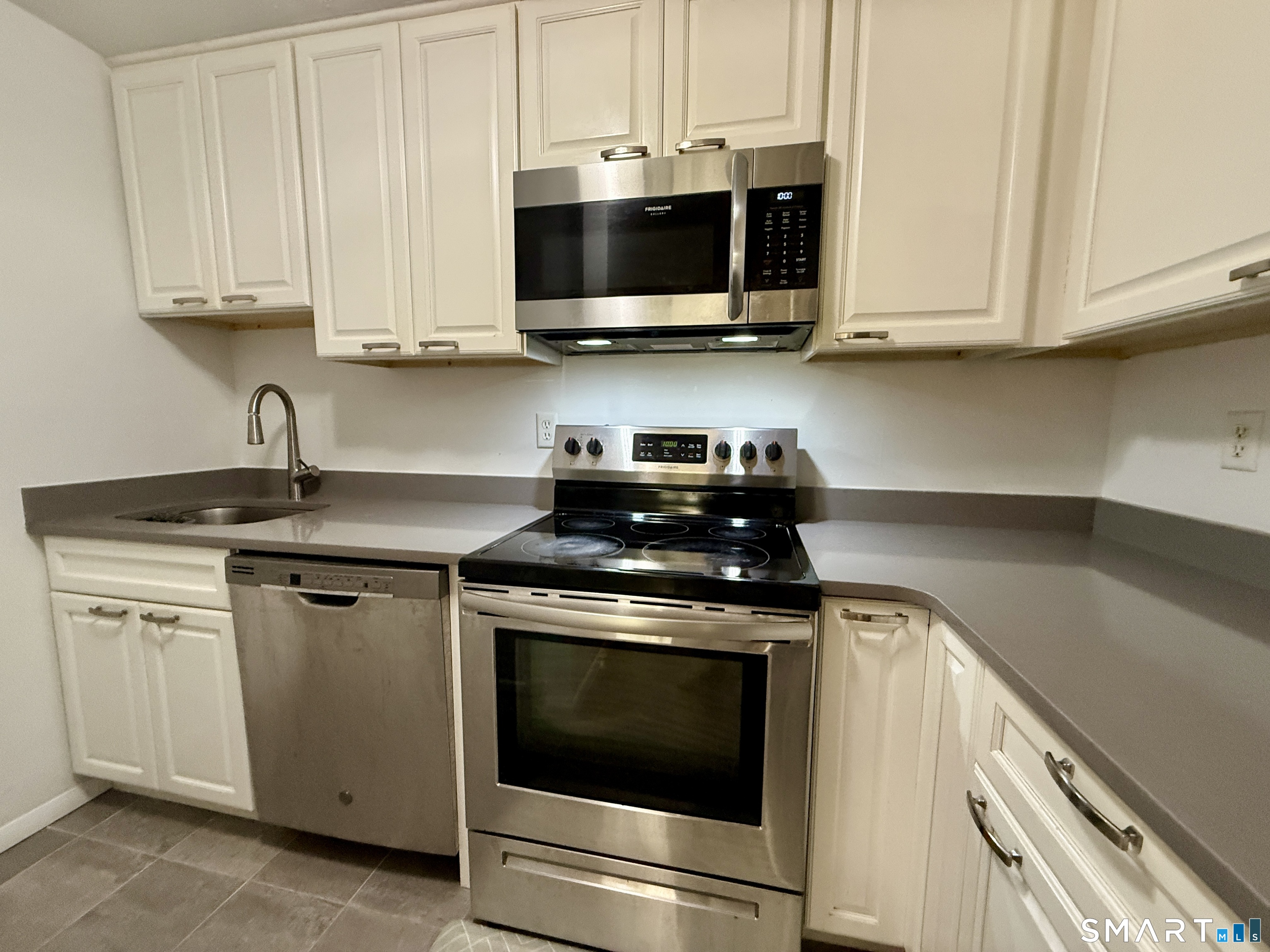 85 Wilton Crest Wilton CT 06897