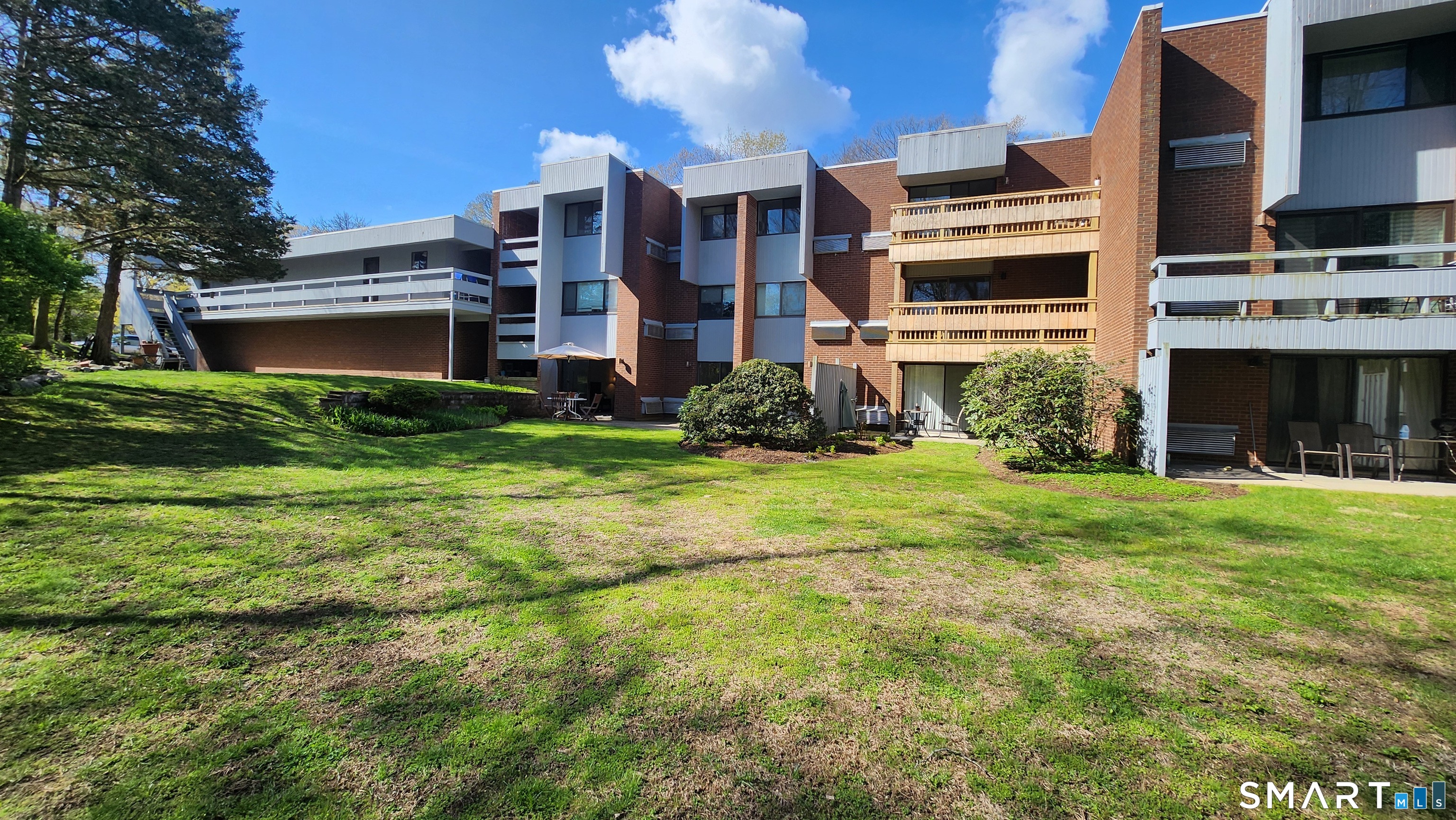 85 Wilton Crest Wilton CT 06897