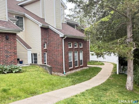 221 Carriage Crossing Lane Middletown CT 06457
