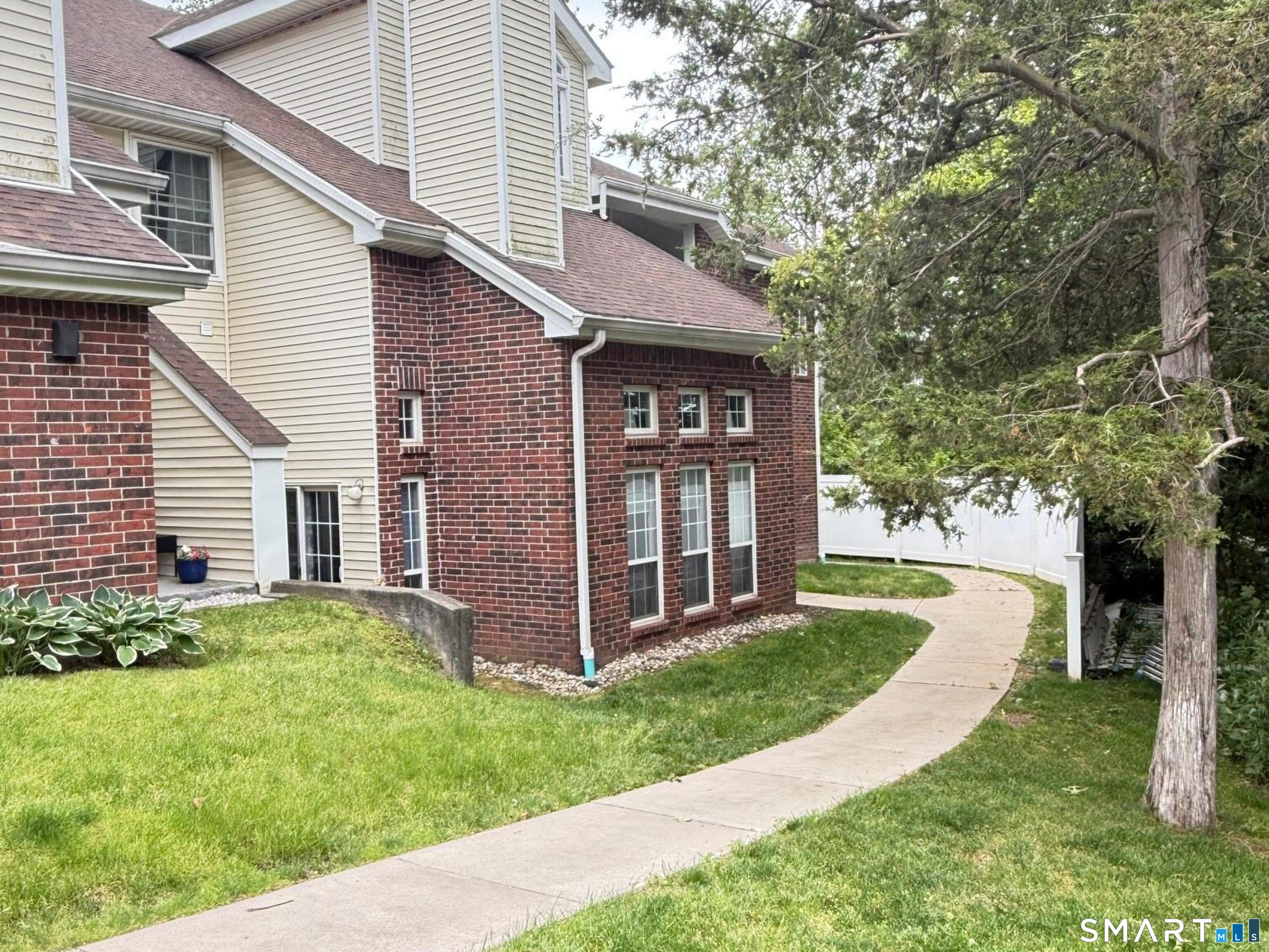 221 Carriage Crossing Lane Middletown CT 06457