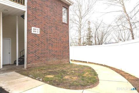 221 Carriage Crossing Lane Middletown CT 06457