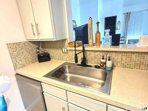 221 Carriage Crossing Lane Middletown CT 06457