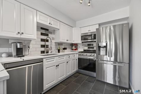 722 Robert Frost Drive Branford CT 06405