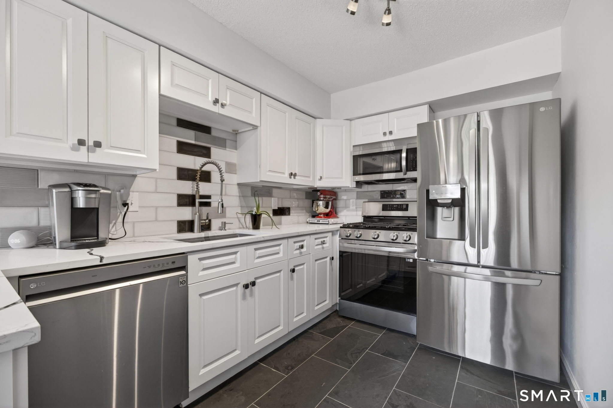 722 Robert Frost Drive Branford CT 06405