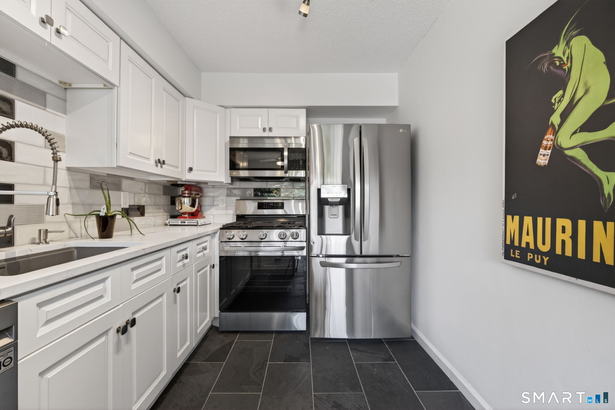 722 Robert Frost Drive Branford CT 06405