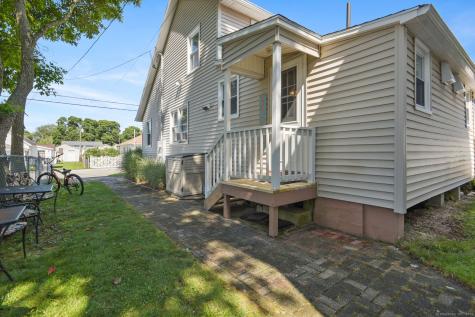 30 Hartford Avenue Old Lyme CT 06371