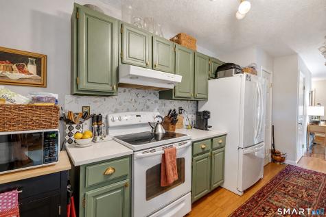 904 1/2 State Street New Haven CT 06511