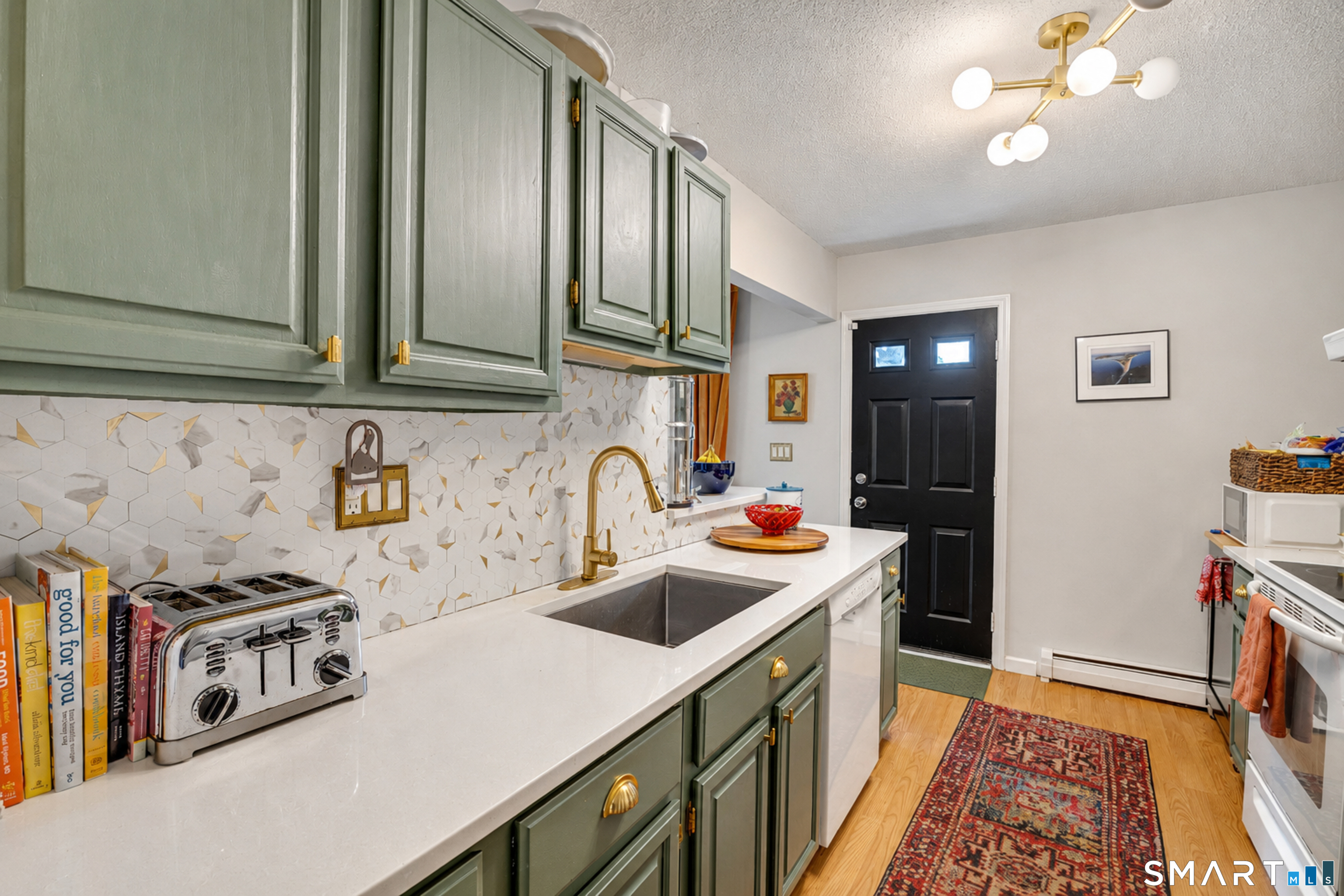 904 1/2 State Street New Haven CT 06511