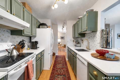 904 1/2 State Street New Haven CT 06511