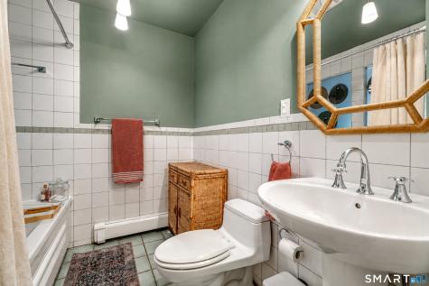 904 1/2 State Street New Haven CT 06511