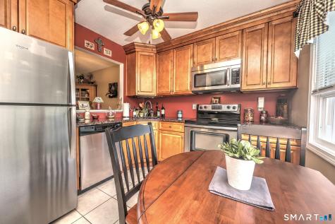 22 Summit Commons Derby CT 06418