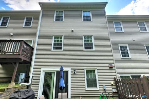 22 Summit Commons Derby CT 06418