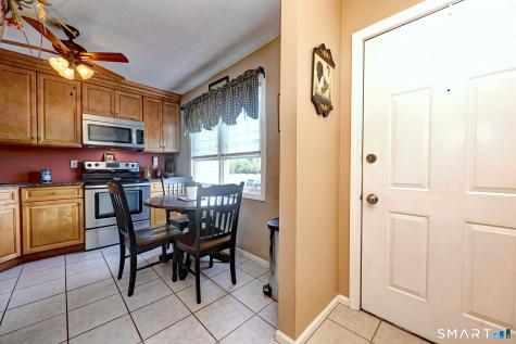 22 Summit Commons Derby CT 06418