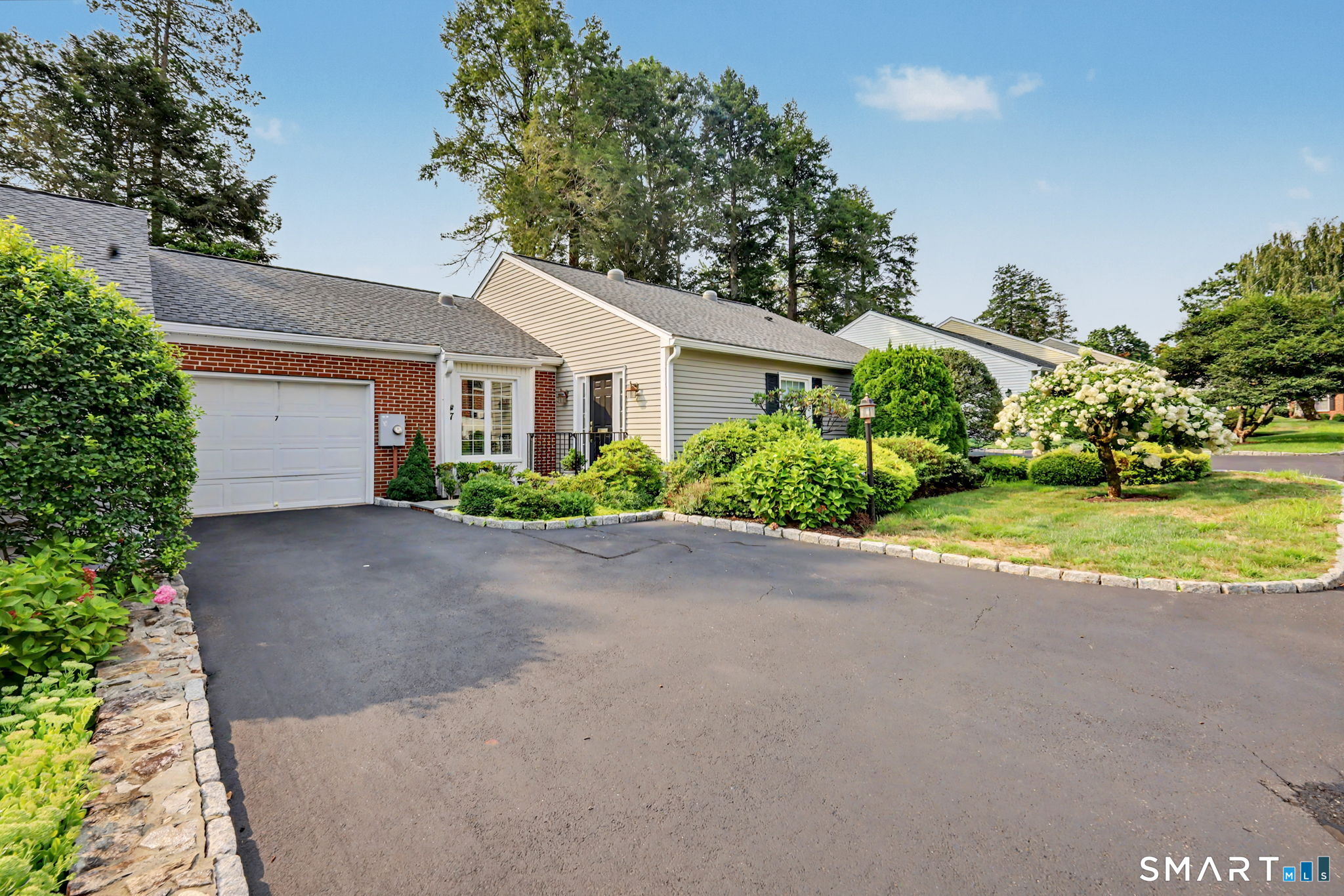 7 Bank Street New Canaan CT 06840