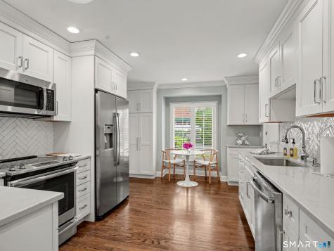 7 Bank Street New Canaan CT 06840