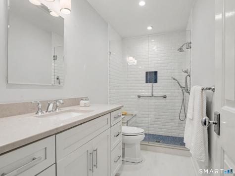 7 Bank Street New Canaan CT 06840