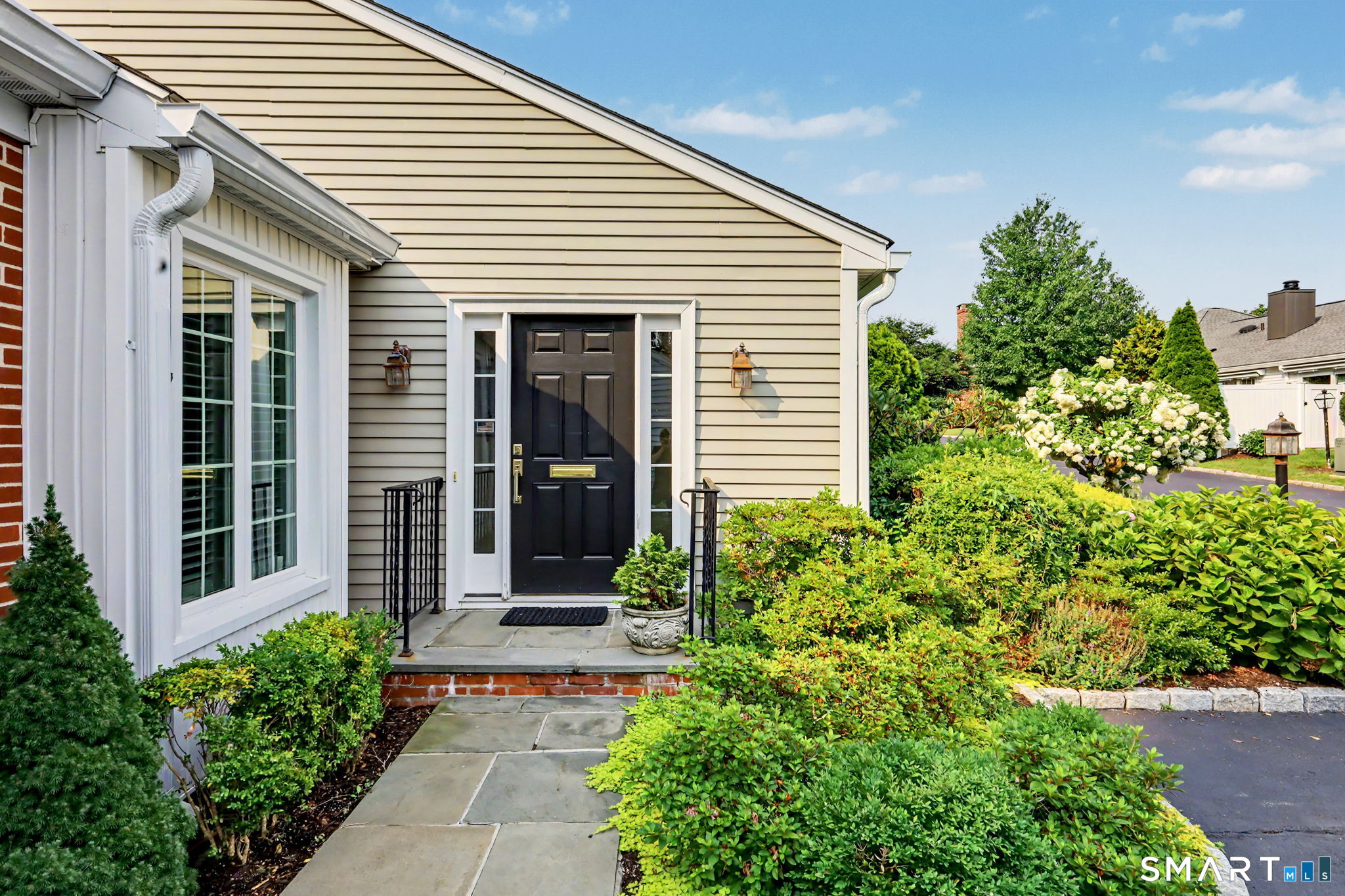 7 Bank Street New Canaan CT 06840