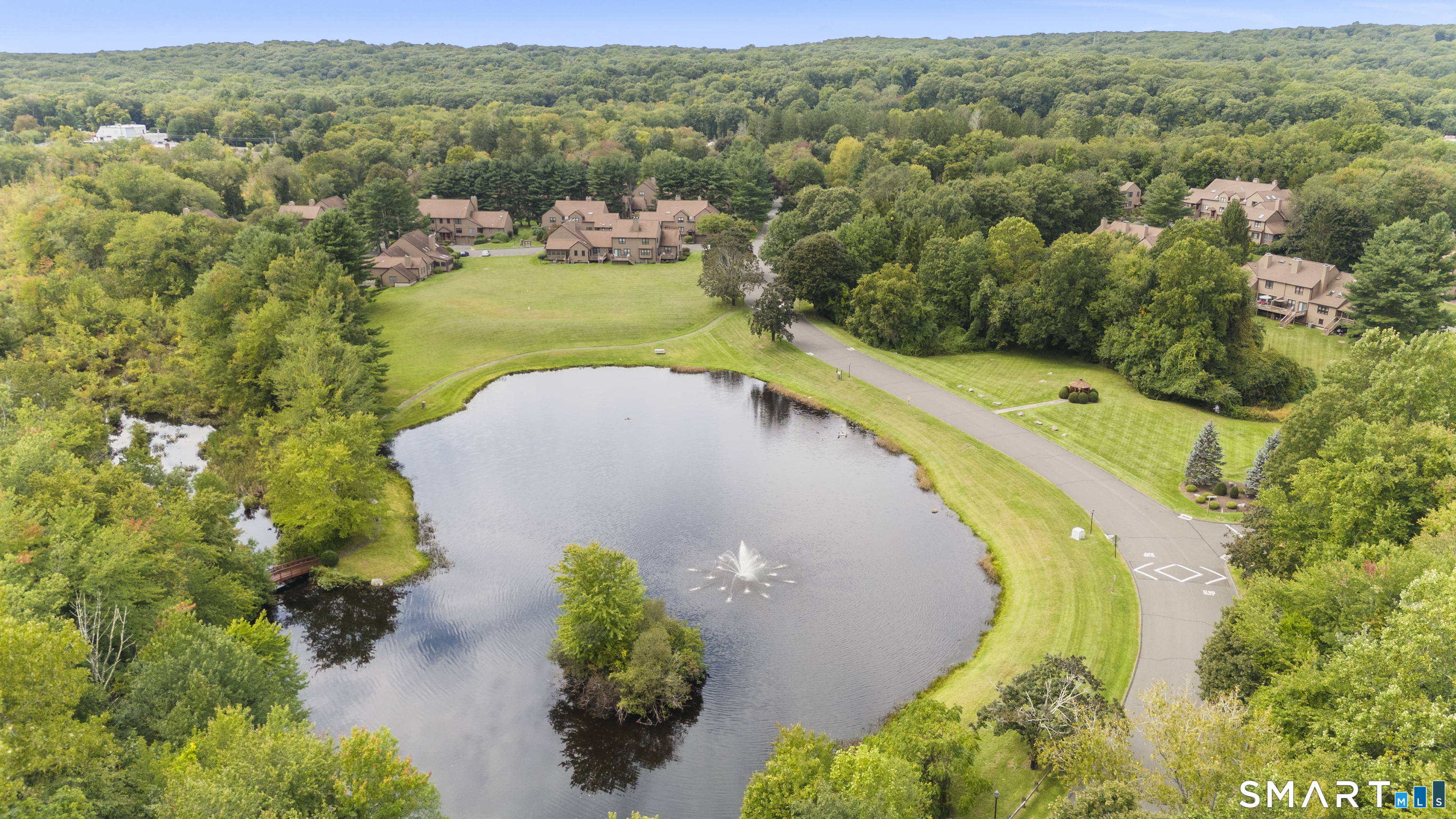 10 Edgehill Circle Monroe CT 06468