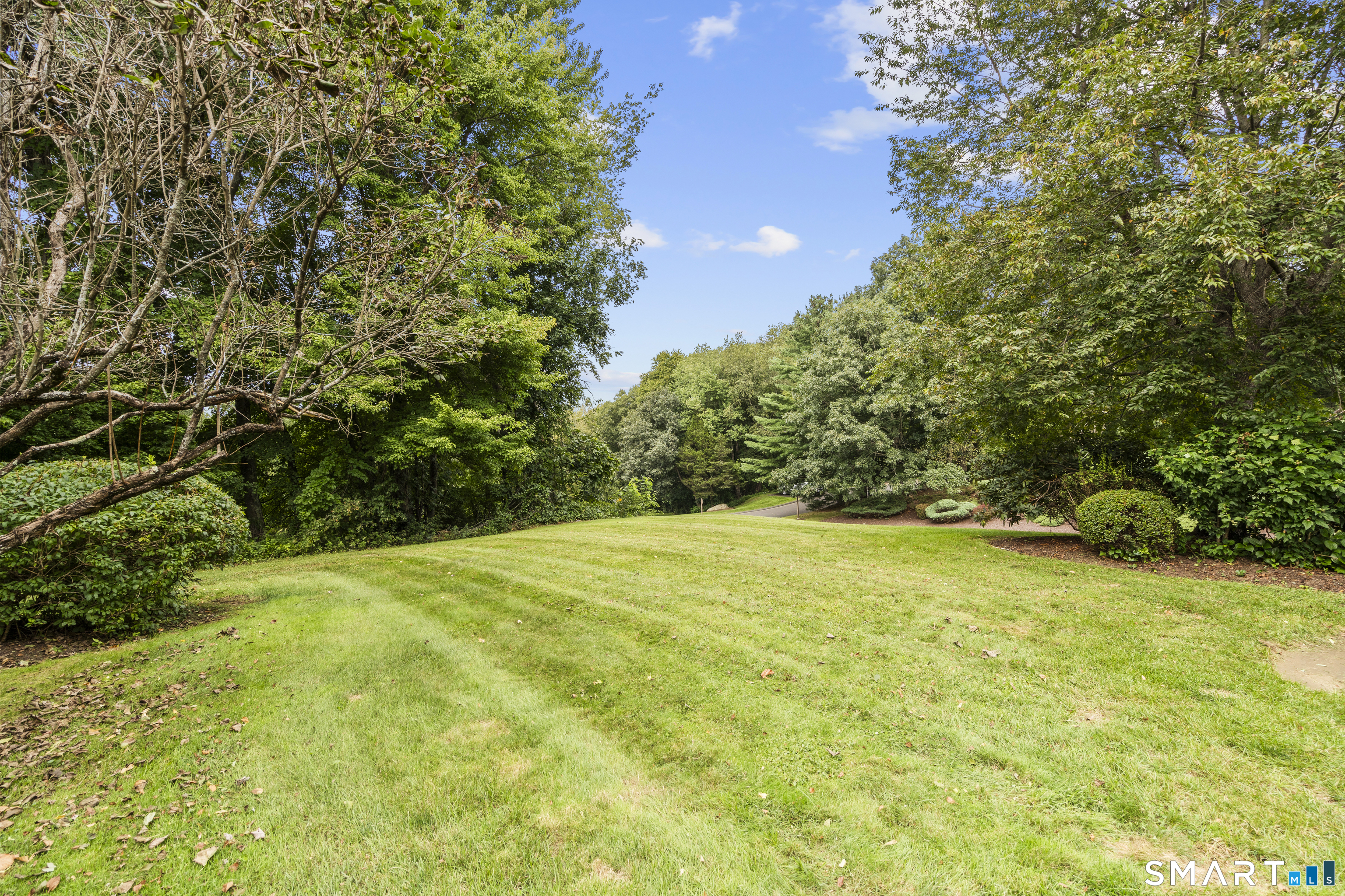 10 Edgehill Circle Monroe CT 06468