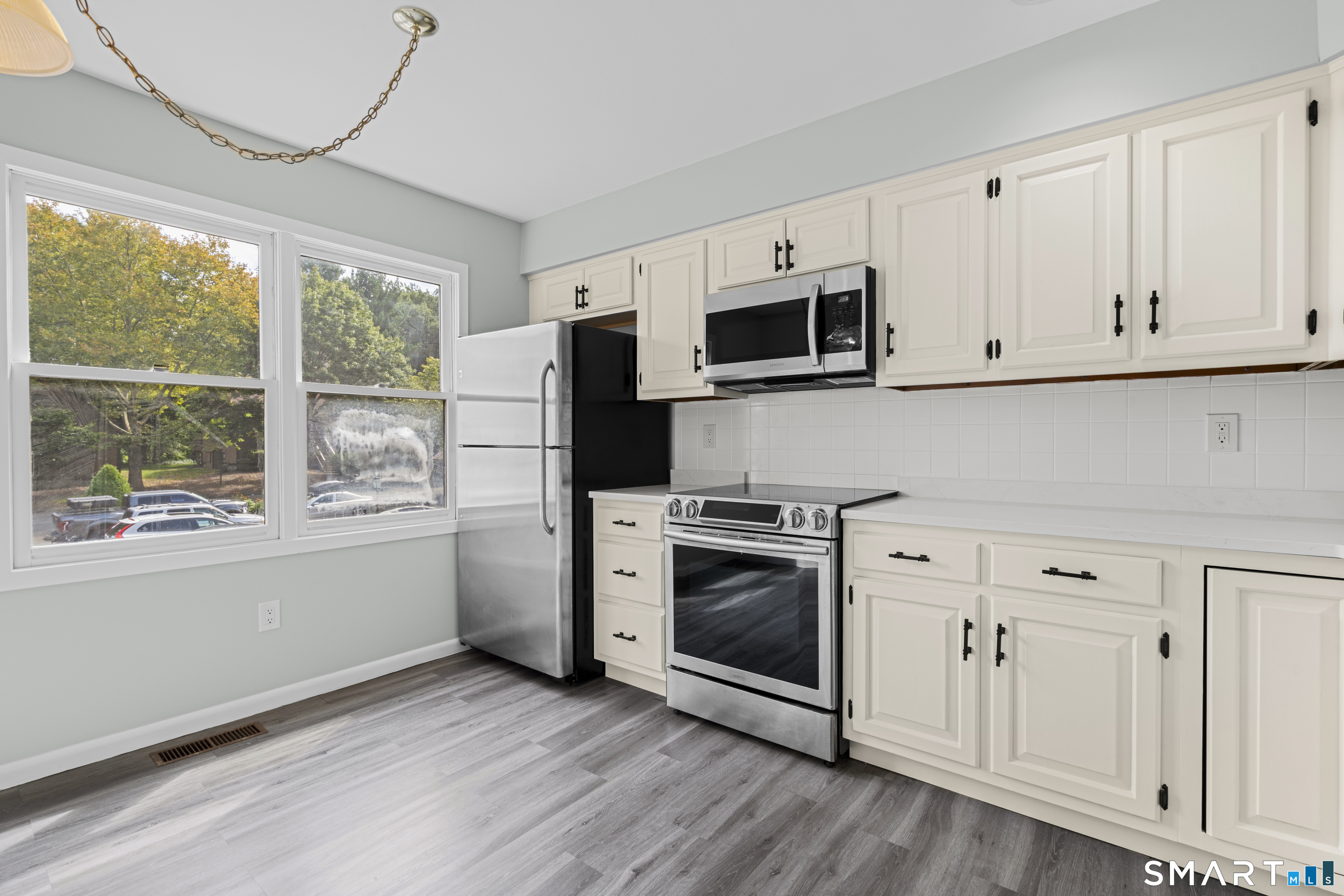 10 Edgehill Circle Monroe CT 06468