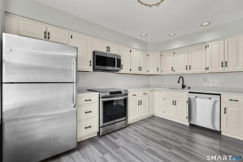 10 Edgehill Circle Monroe CT 06468