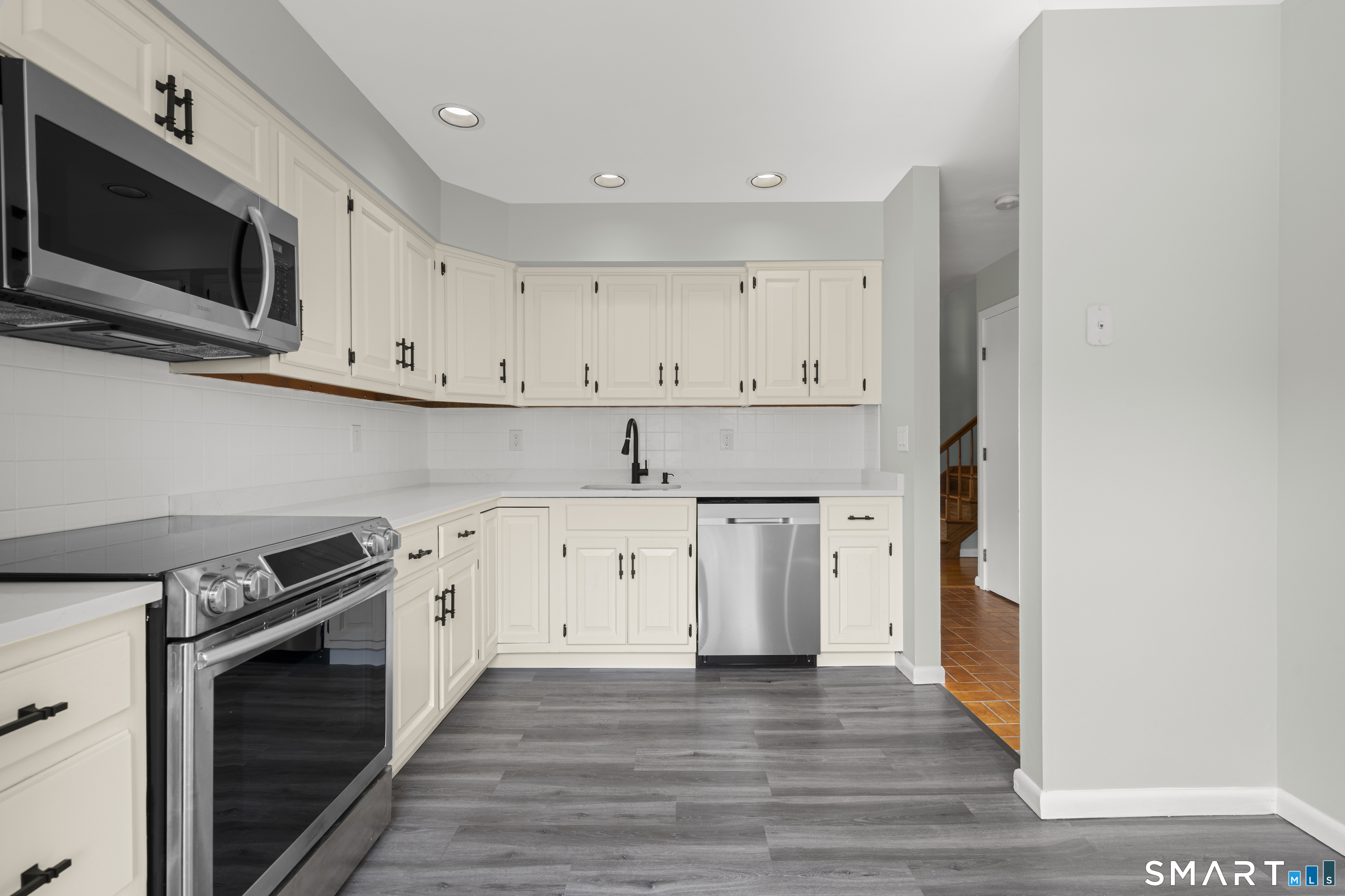 10 Edgehill Circle Monroe CT 06468