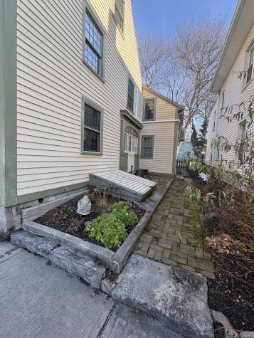 7 Coit Street New London CT 06320