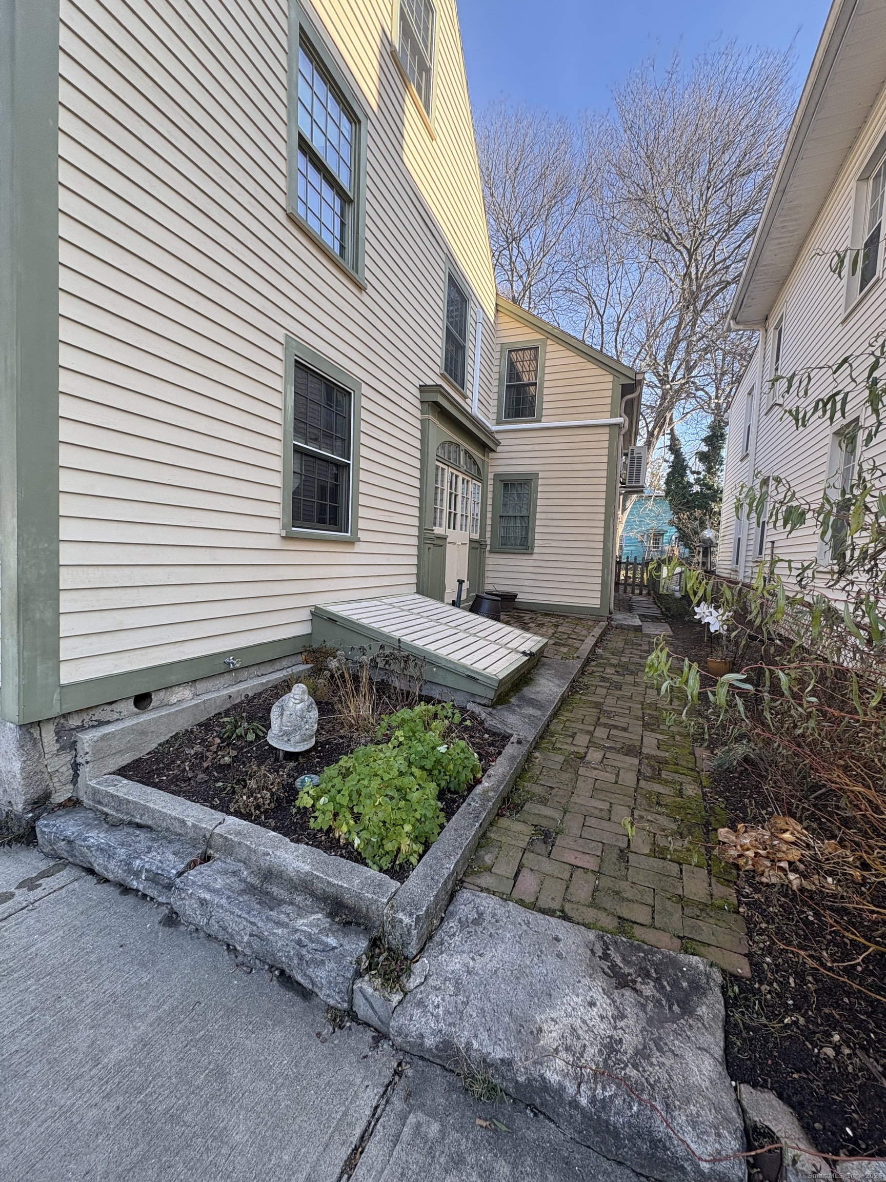 7 Coit Street New London CT 06320