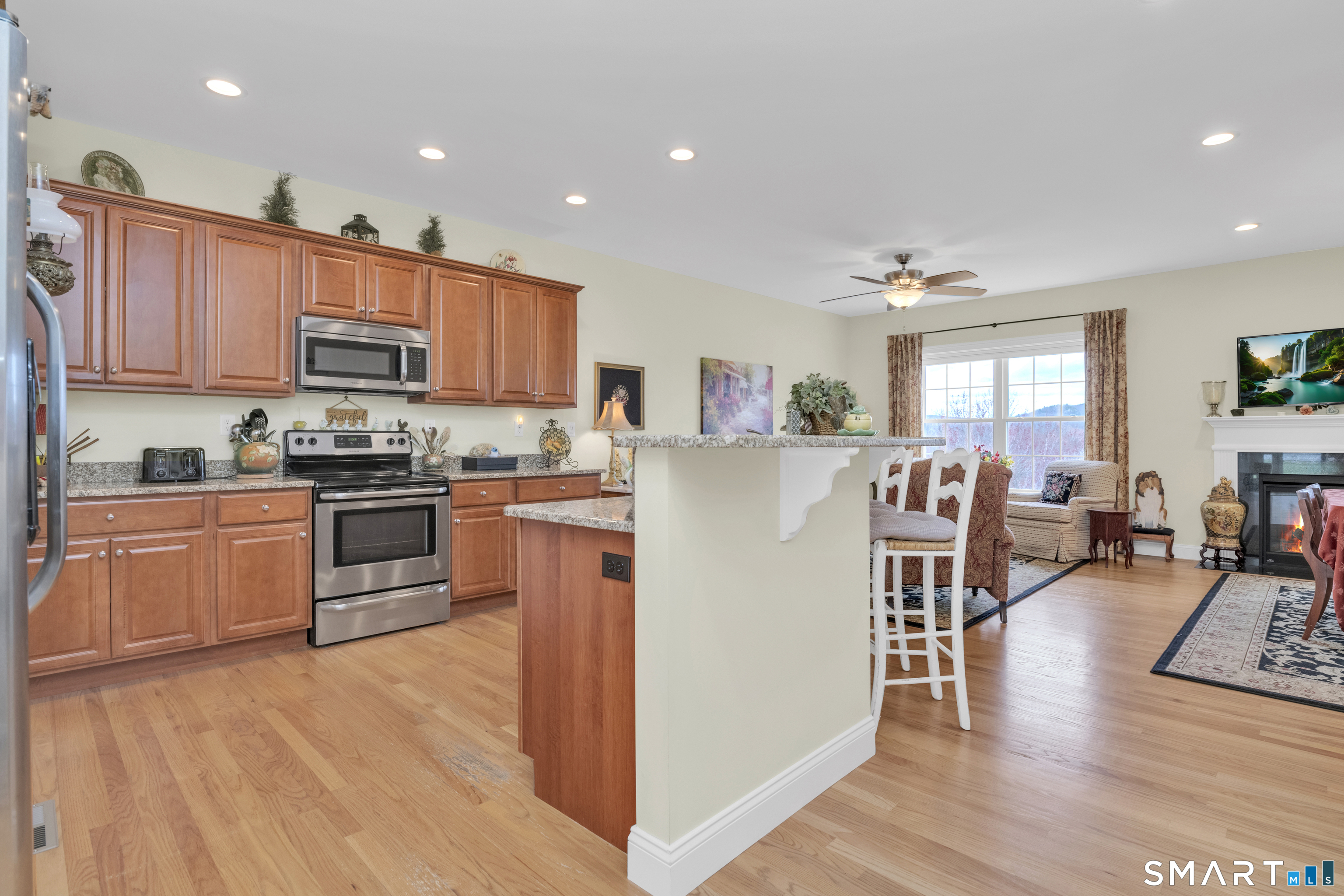 17 Pondview Circle Beacon Falls CT 06403
