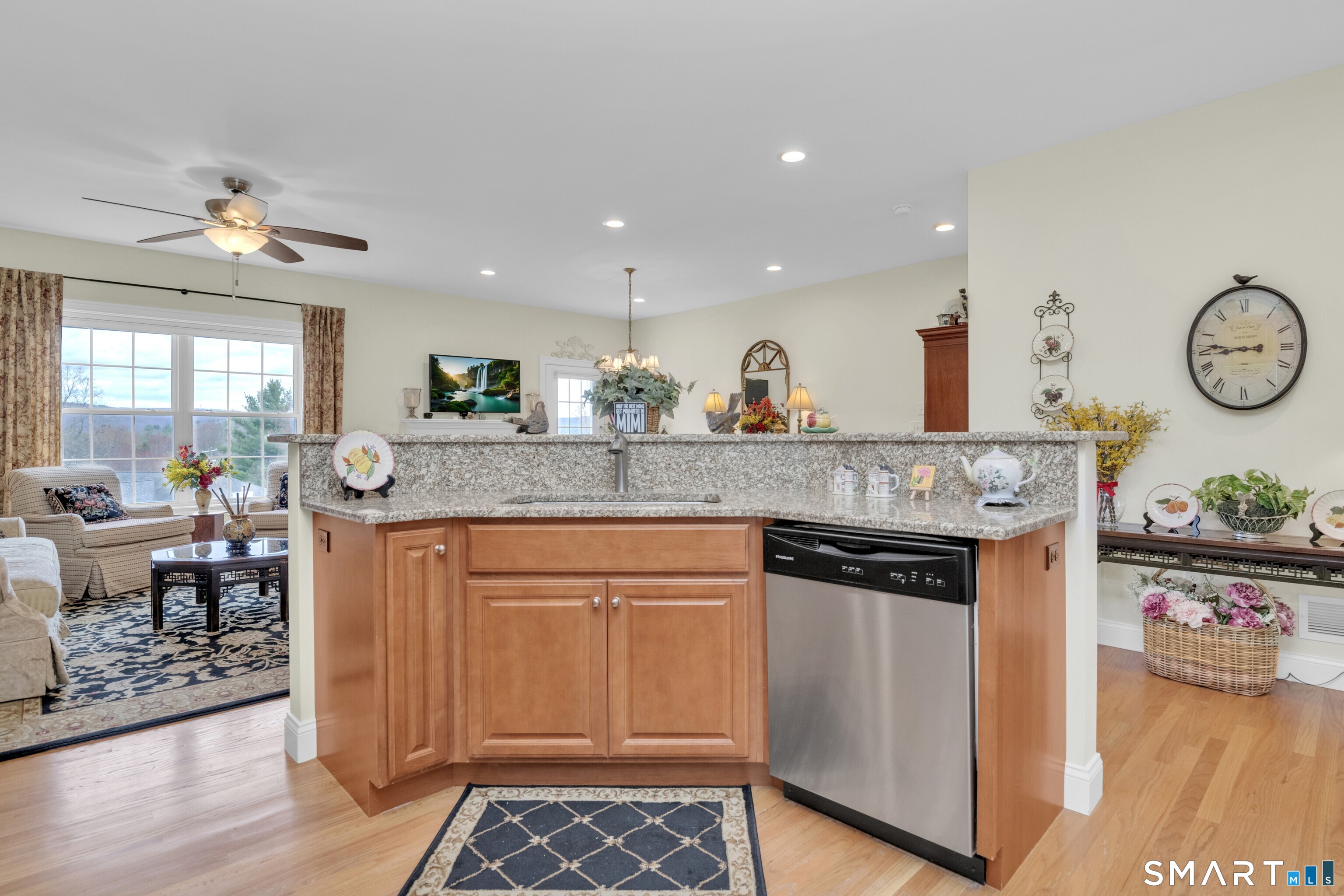 17 Pondview Circle Beacon Falls CT 06403