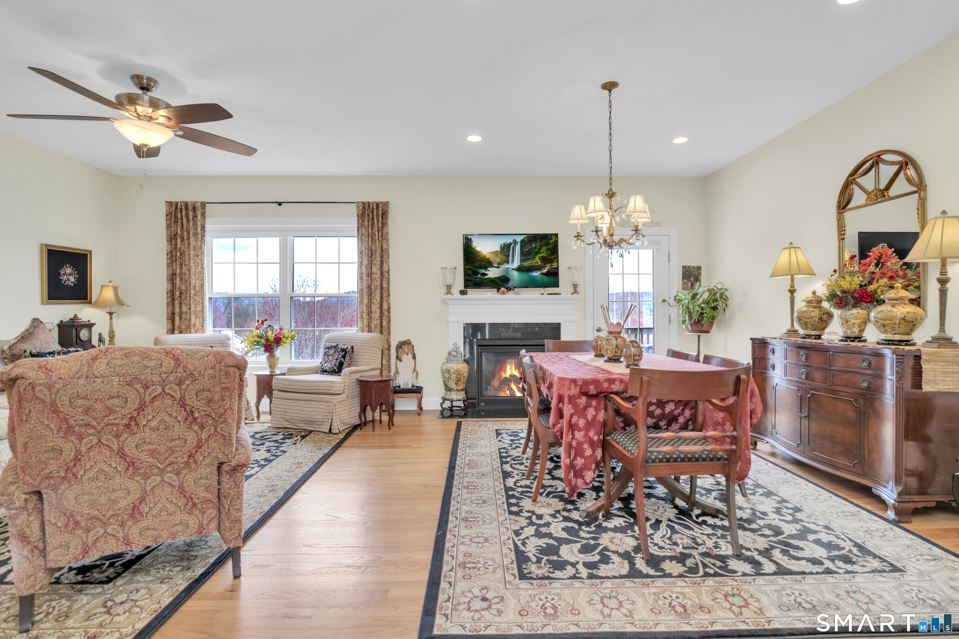 17 Pondview Circle Beacon Falls CT 06403