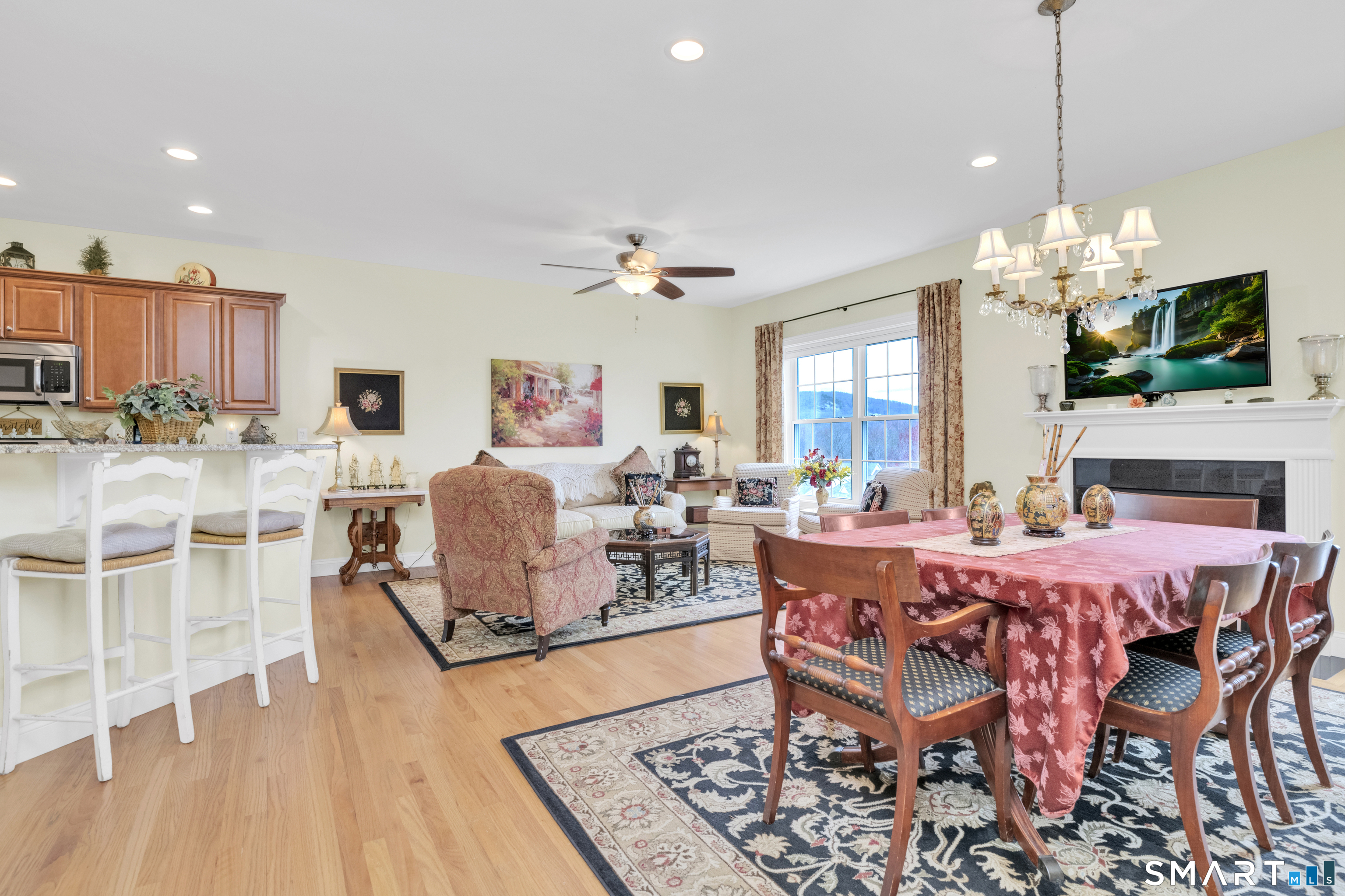 17 Pondview Circle Beacon Falls CT 06403