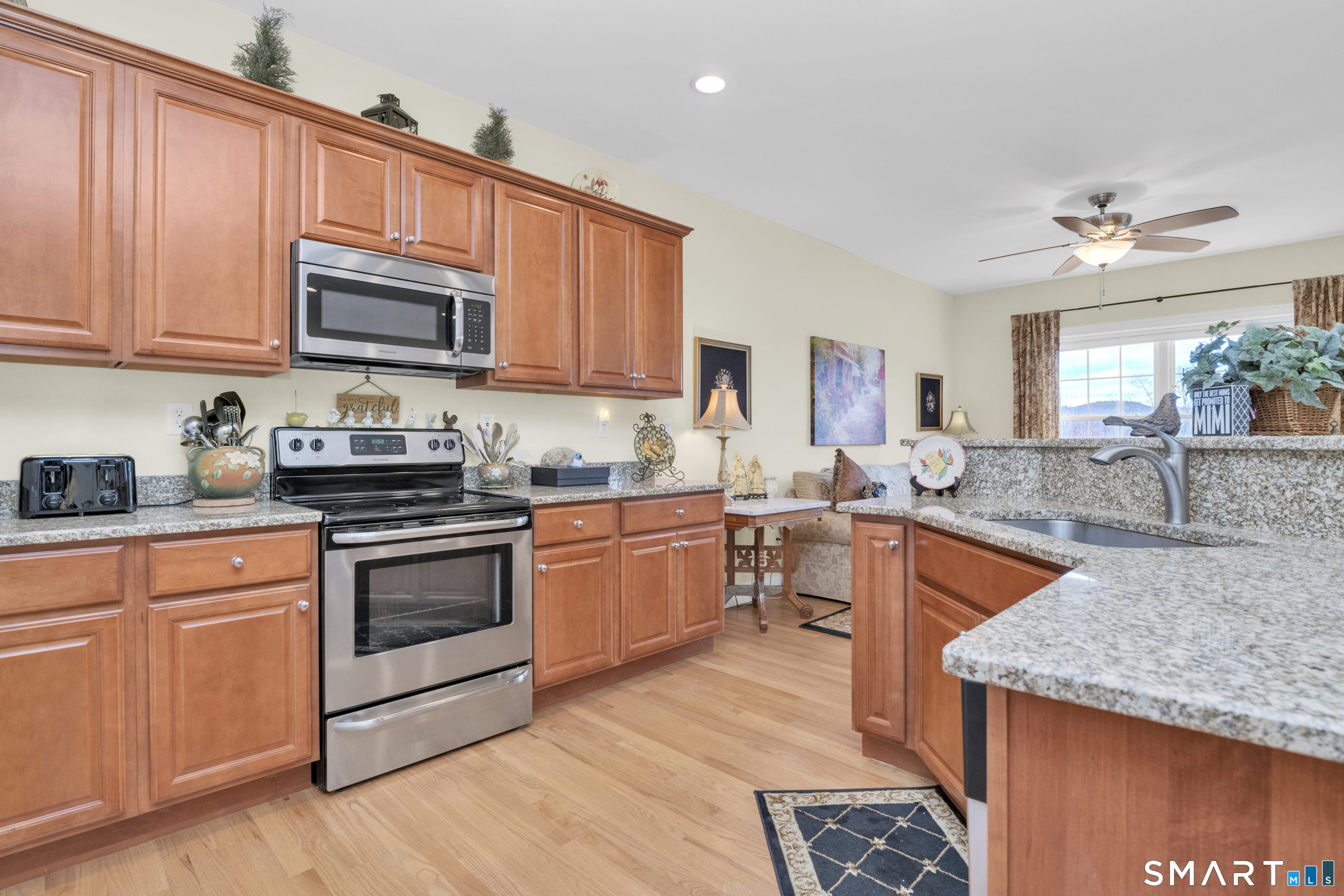 17 Pondview Circle Beacon Falls CT 06403