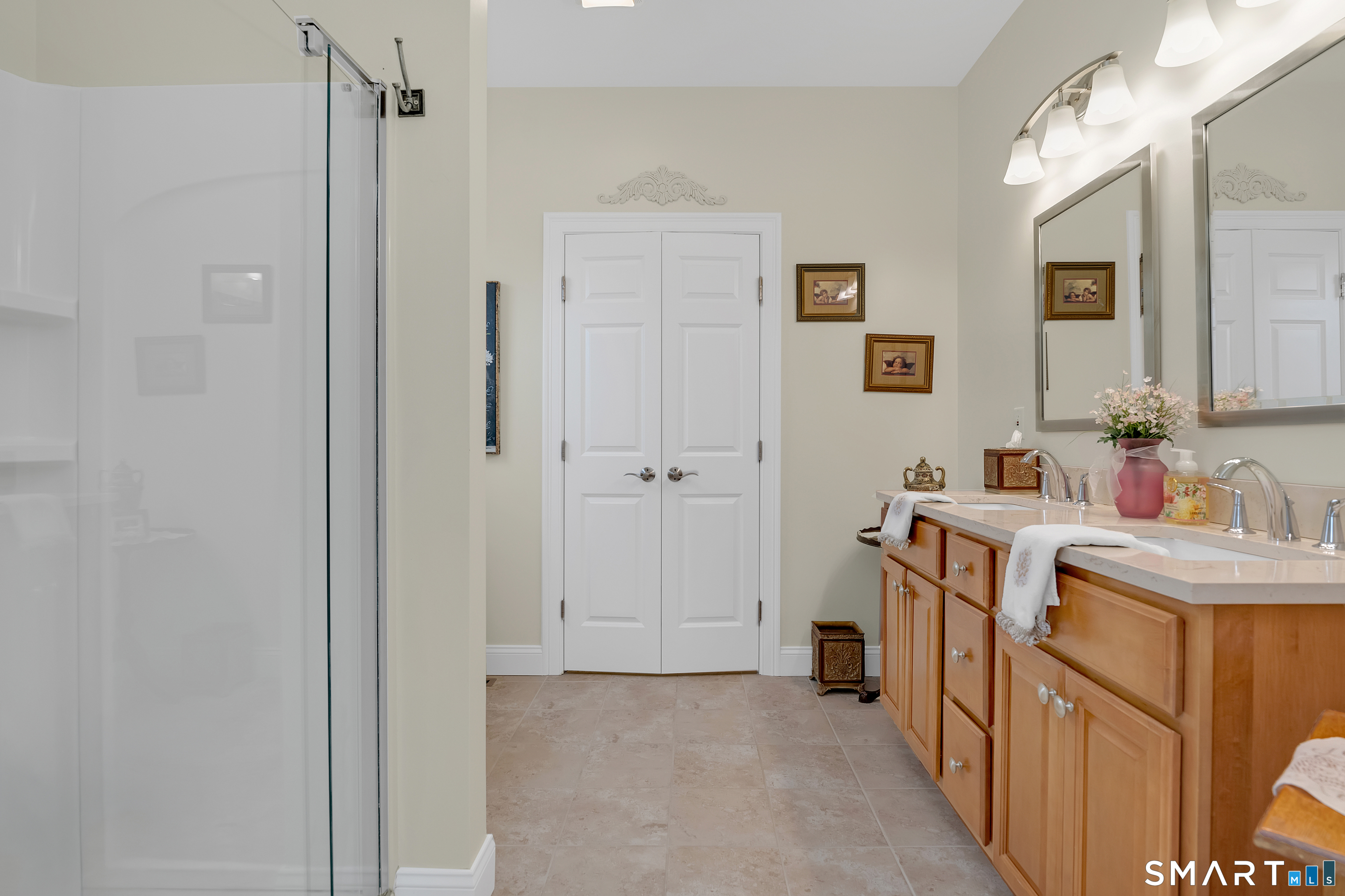 17 Pondview Circle Beacon Falls CT 06403