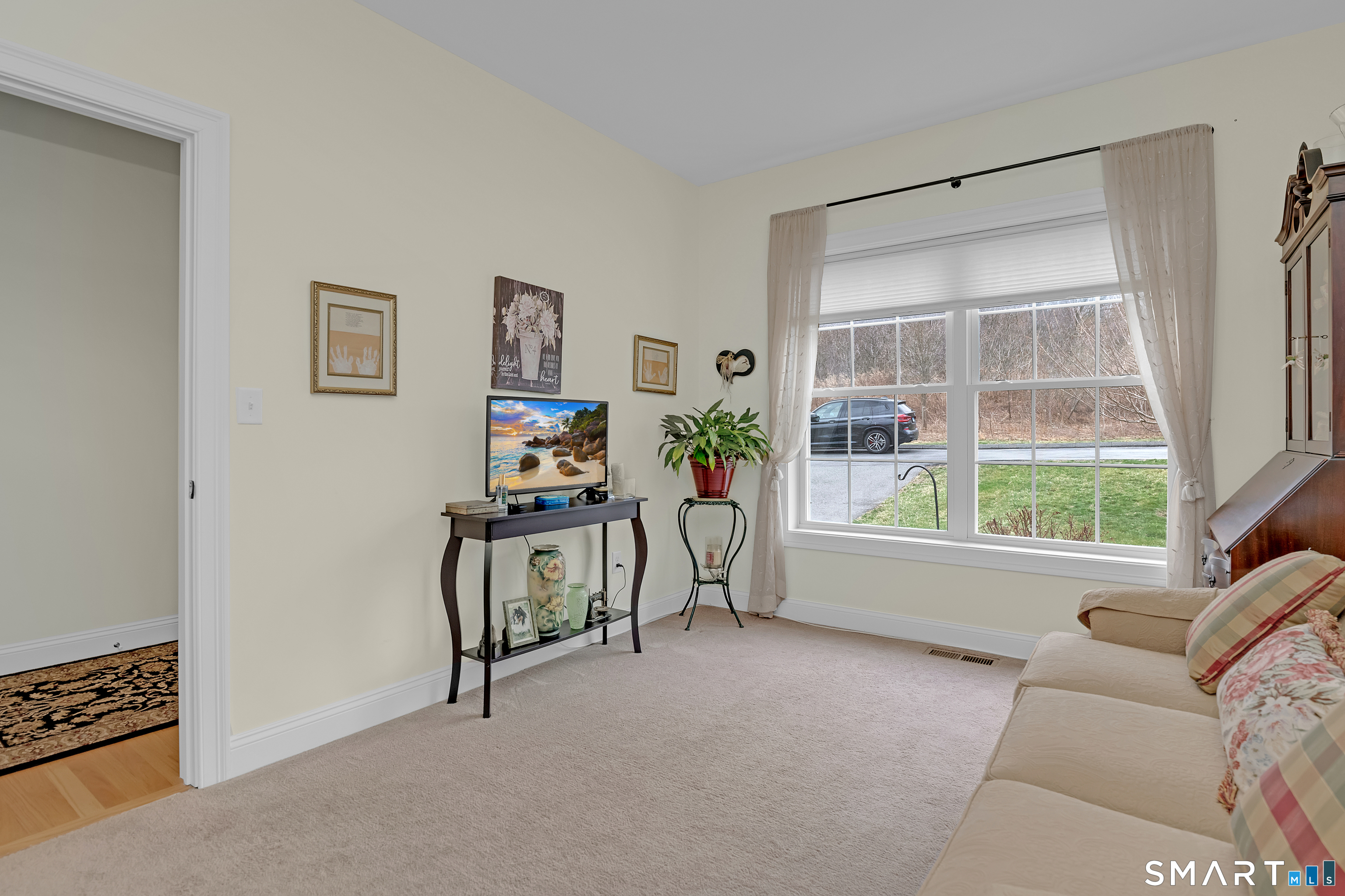 17 Pondview Circle Beacon Falls CT 06403