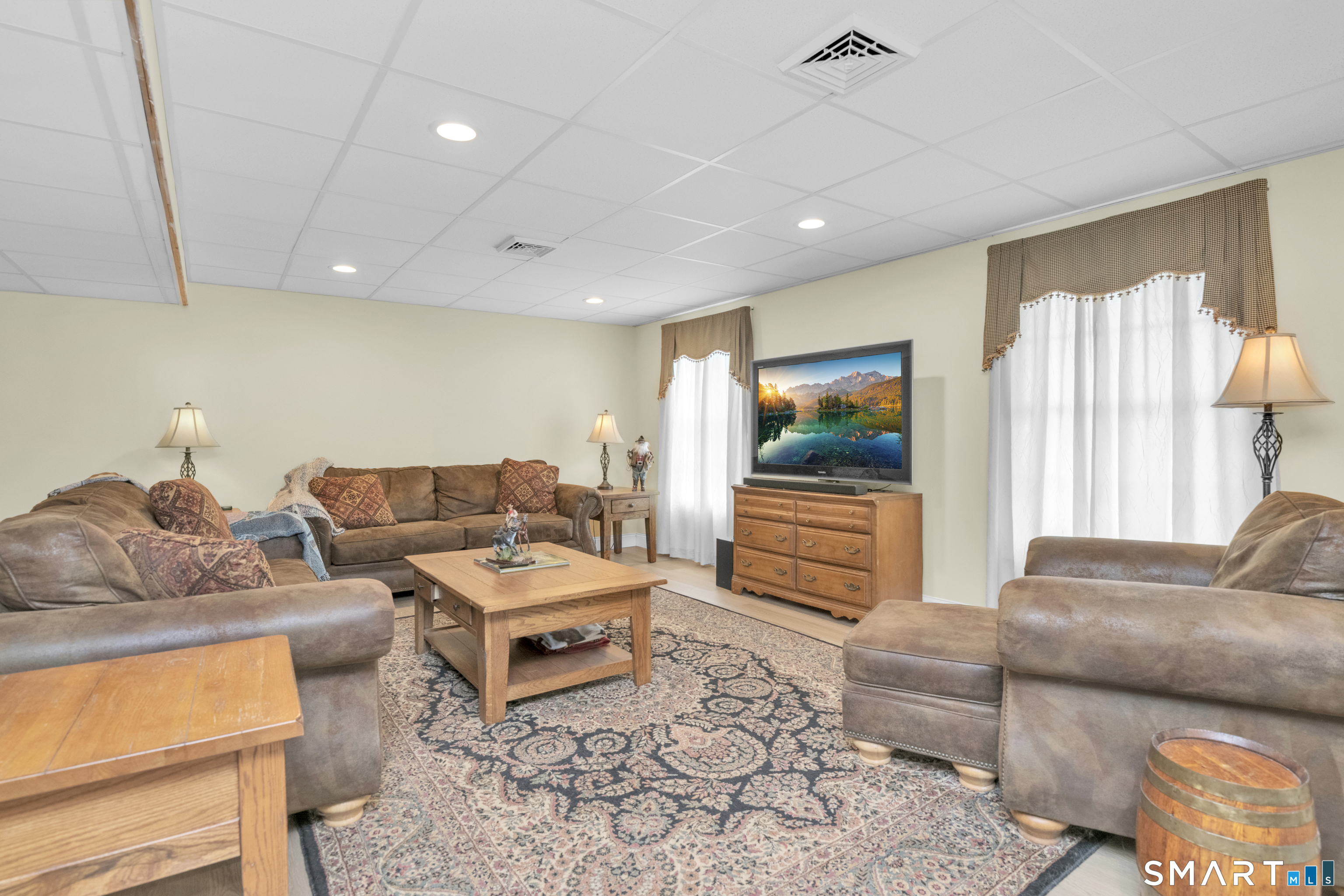 17 Pondview Circle Beacon Falls CT 06403