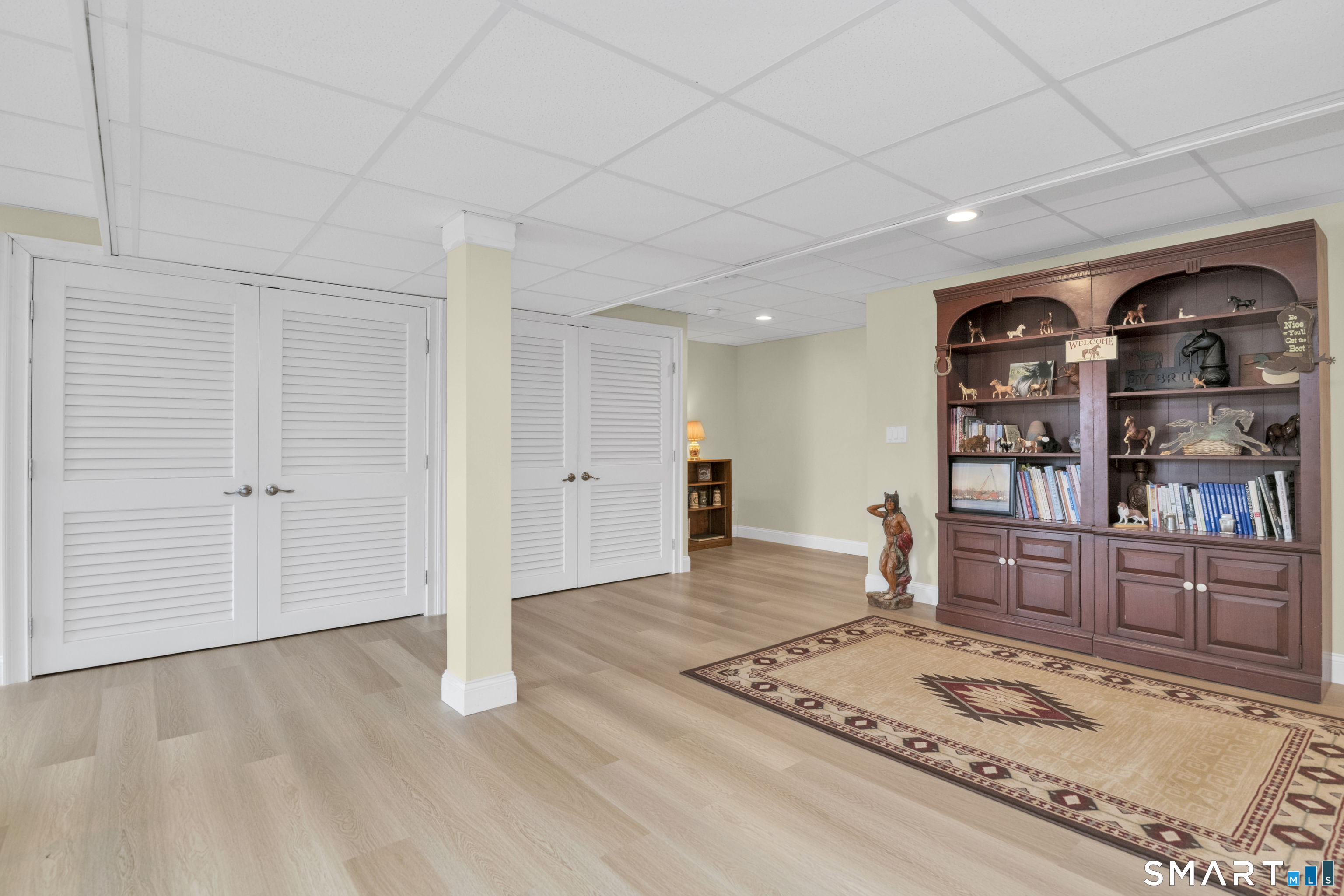 17 Pondview Circle Beacon Falls CT 06403