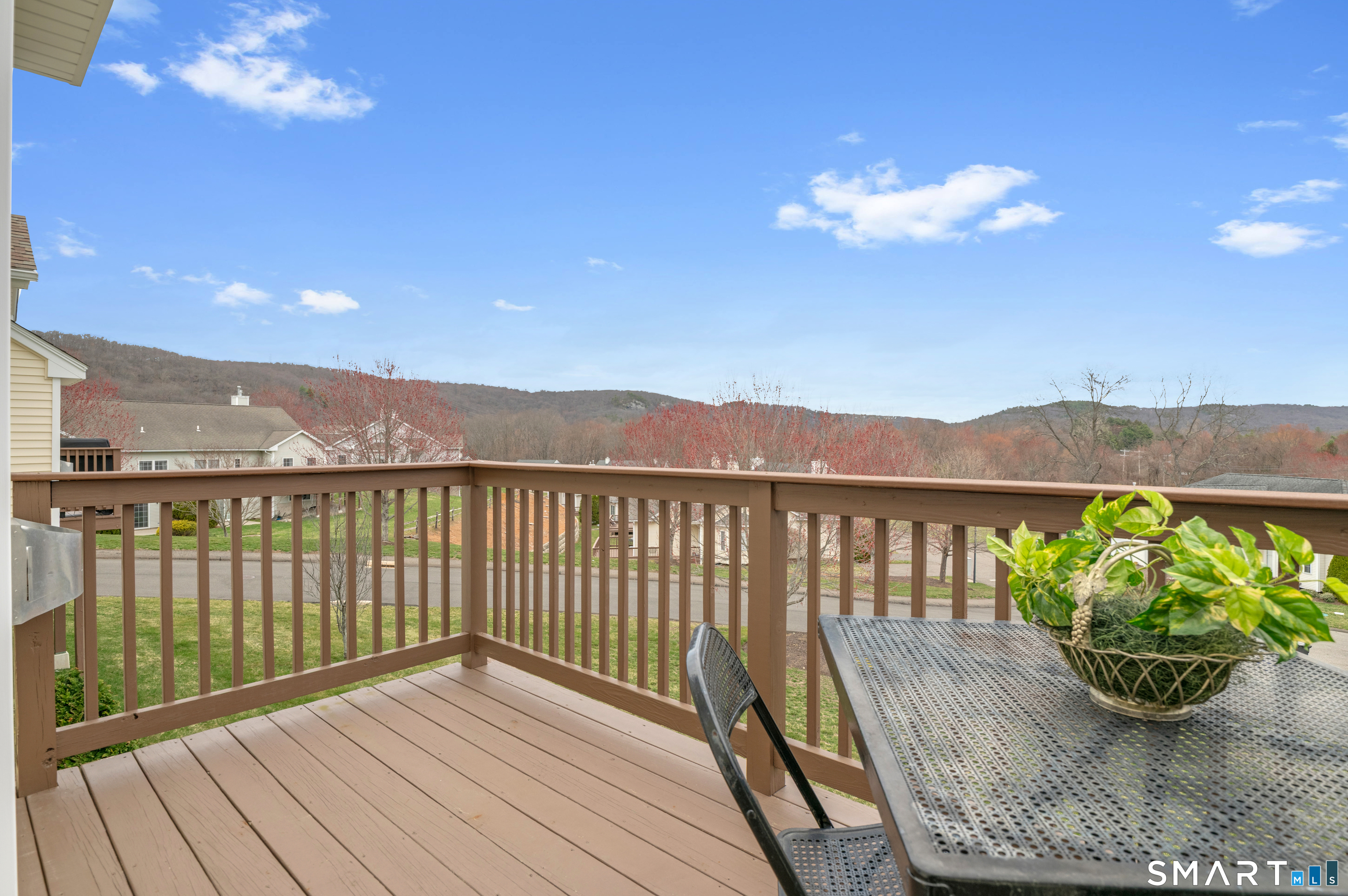 17 Pondview Circle Beacon Falls CT 06403