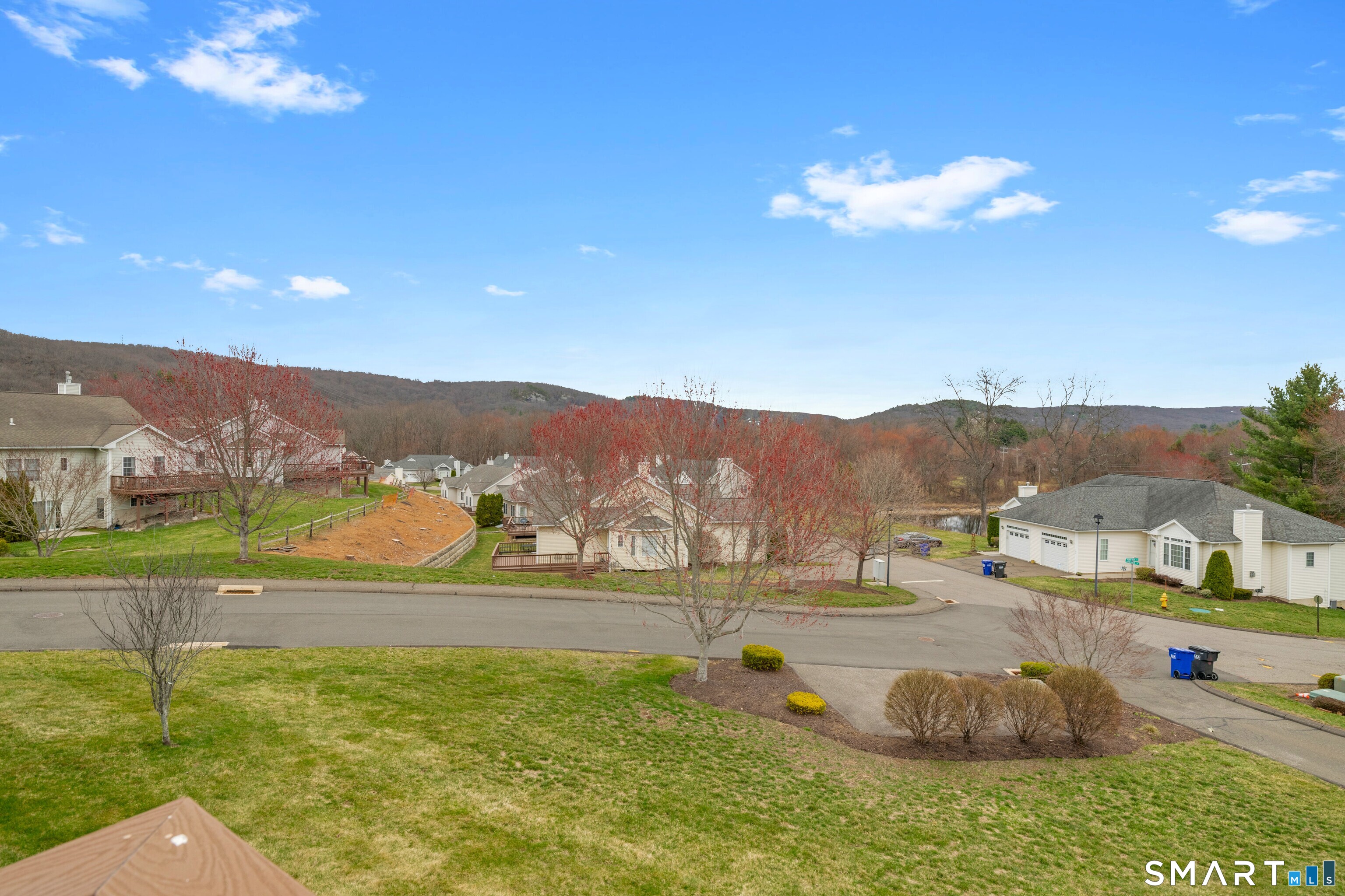 17 Pondview Circle Beacon Falls CT 06403