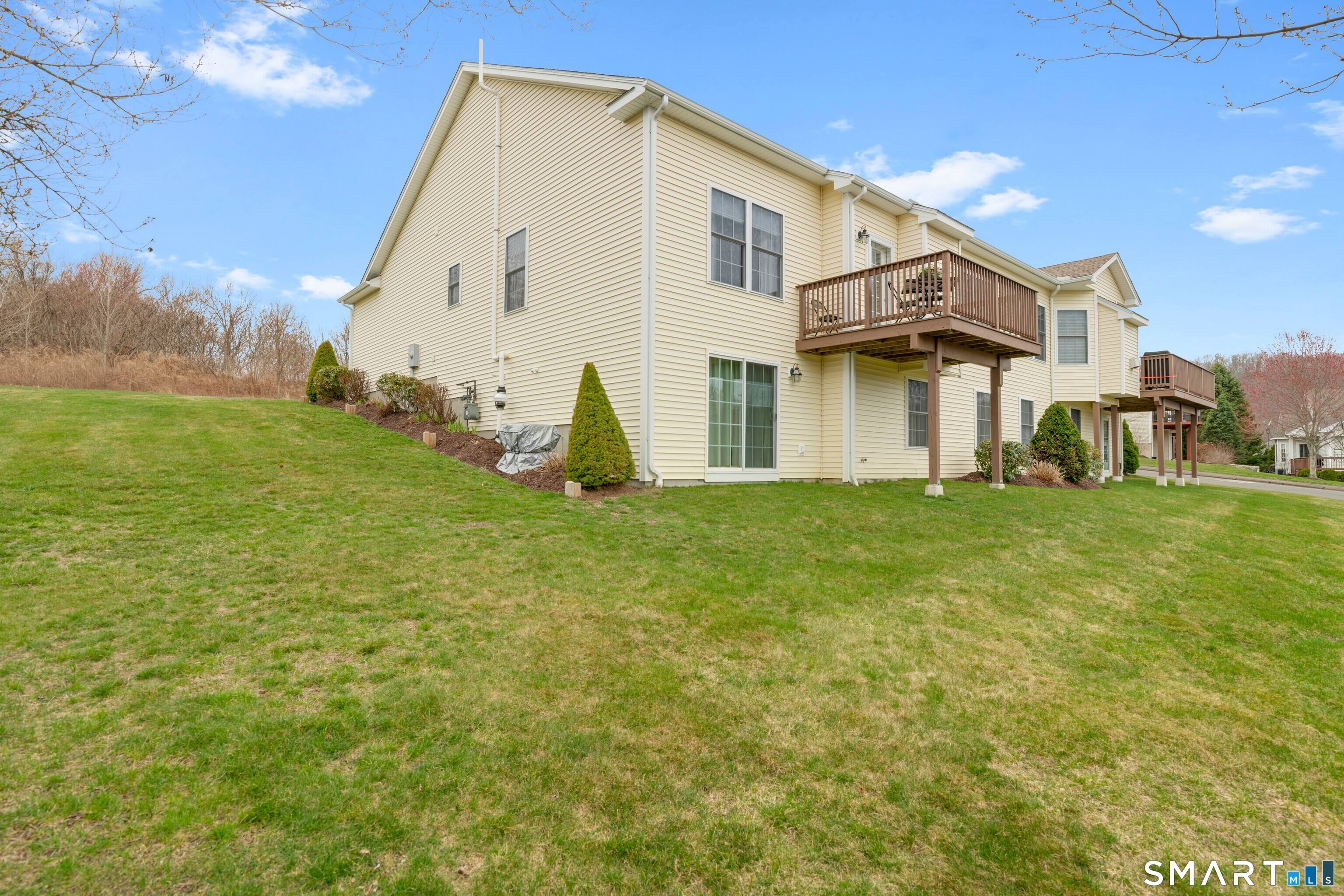 17 Pondview Circle Beacon Falls CT 06403