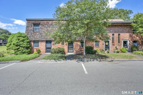 85 River Road Essex CT 06426